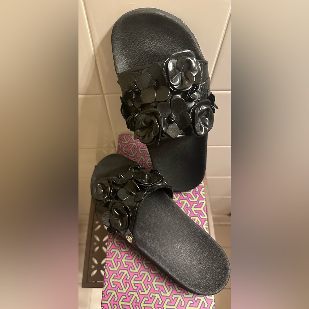 Tory Burch Black Blossom Slides wt box Size 7